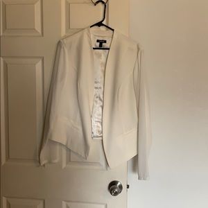 Creamy jacket with chiffon sleeves